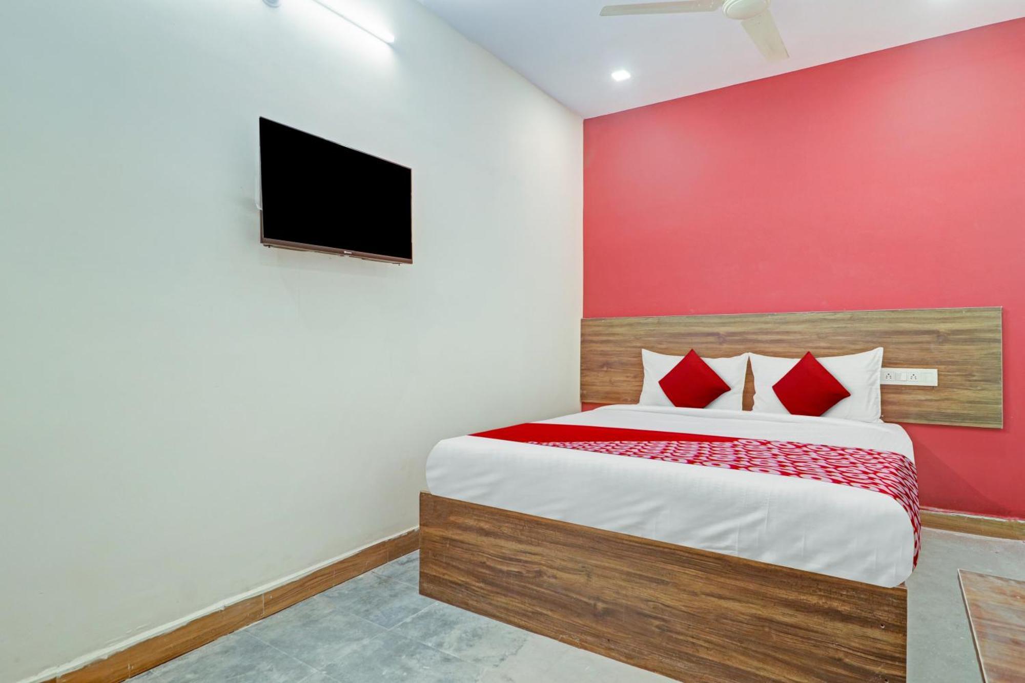 Hotel O Lavish Stay Sururnagar Bagian luar foto