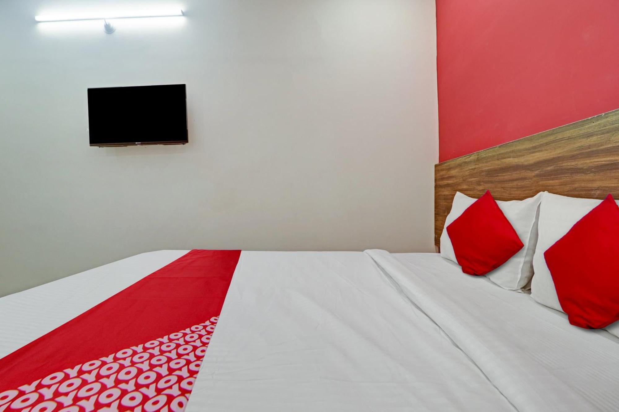 Hotel O Lavish Stay Sururnagar Bagian luar foto