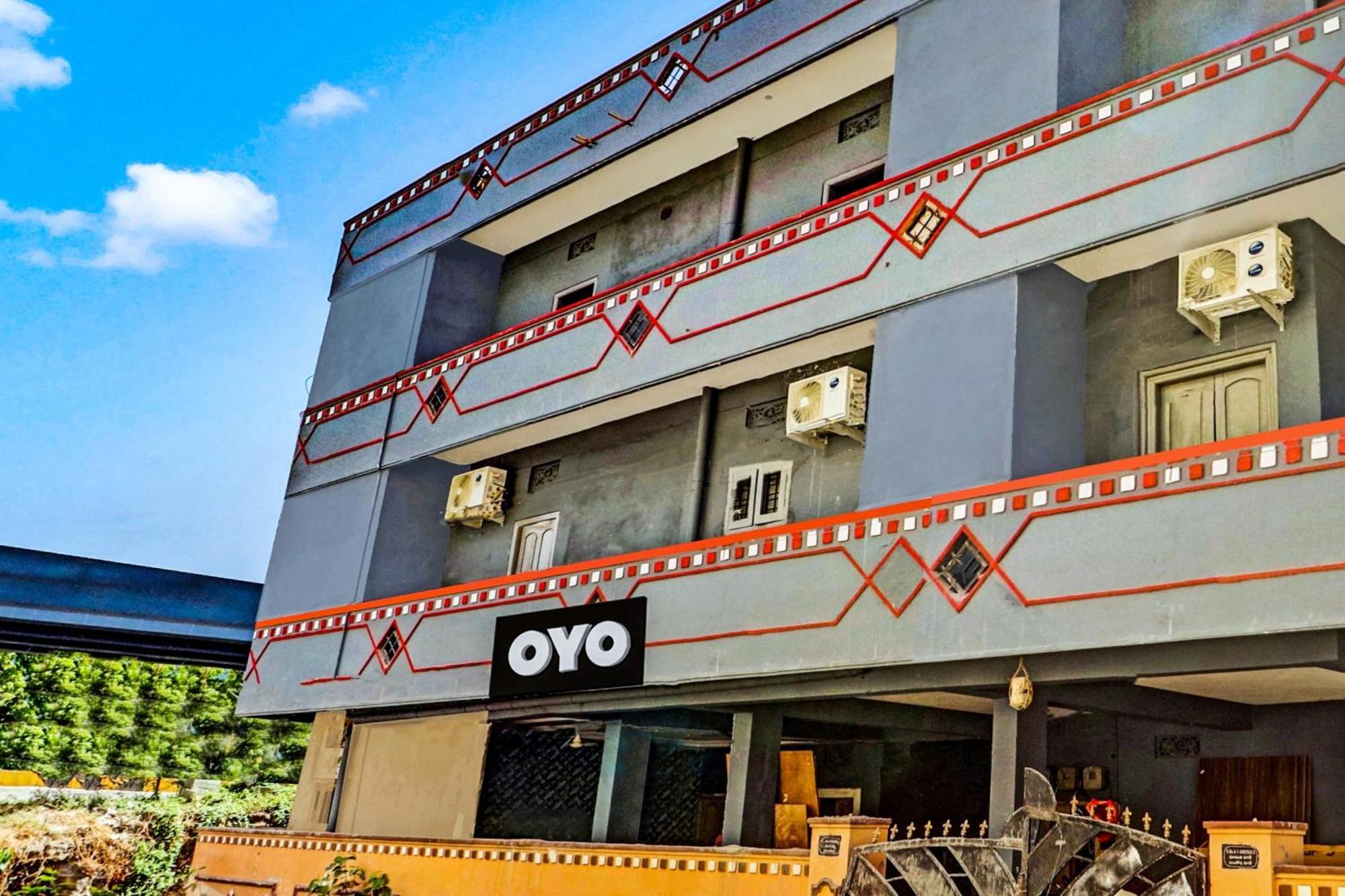 Hotel O Lavish Stay Sururnagar Bagian luar foto