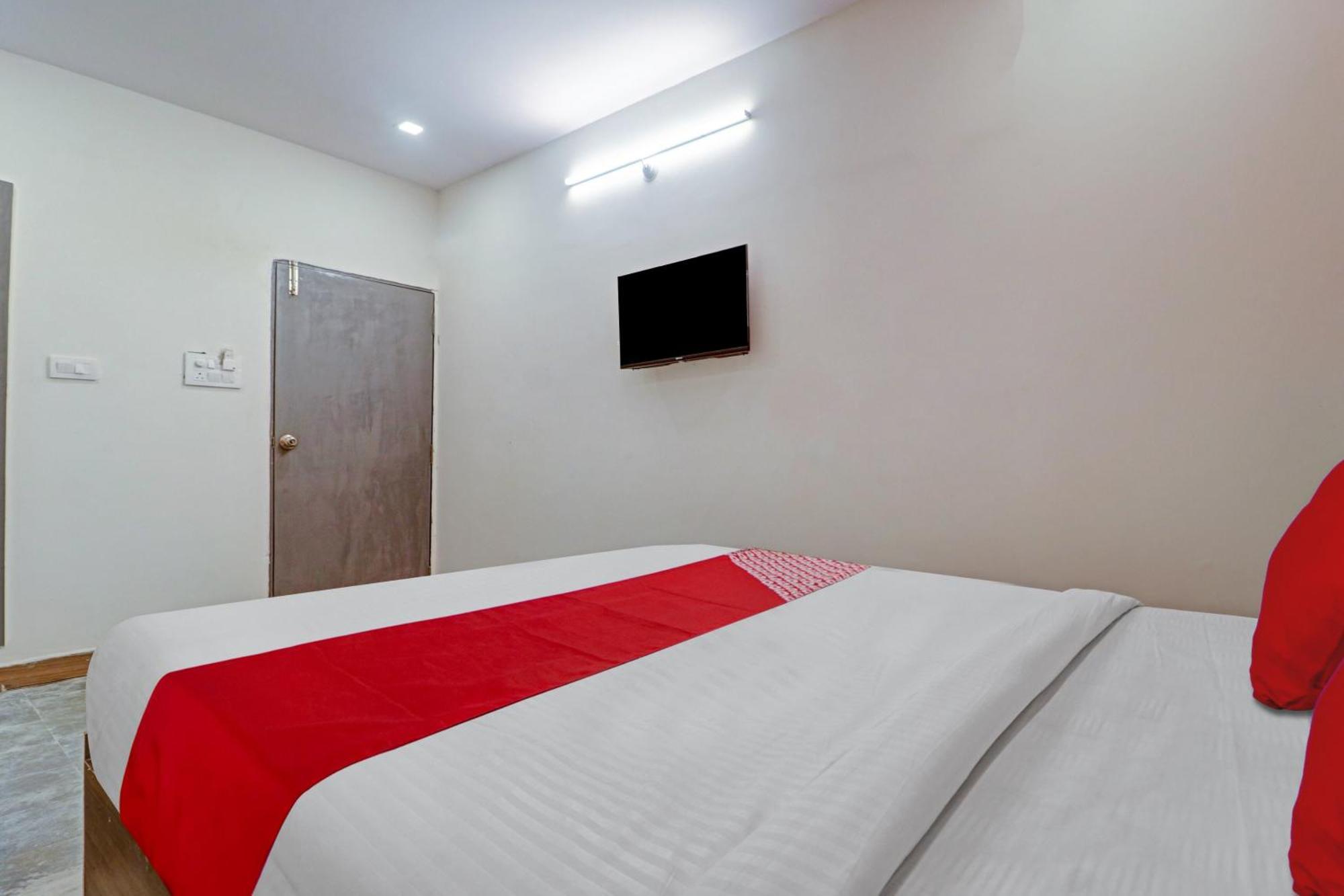 Hotel O Lavish Stay Sururnagar Bagian luar foto