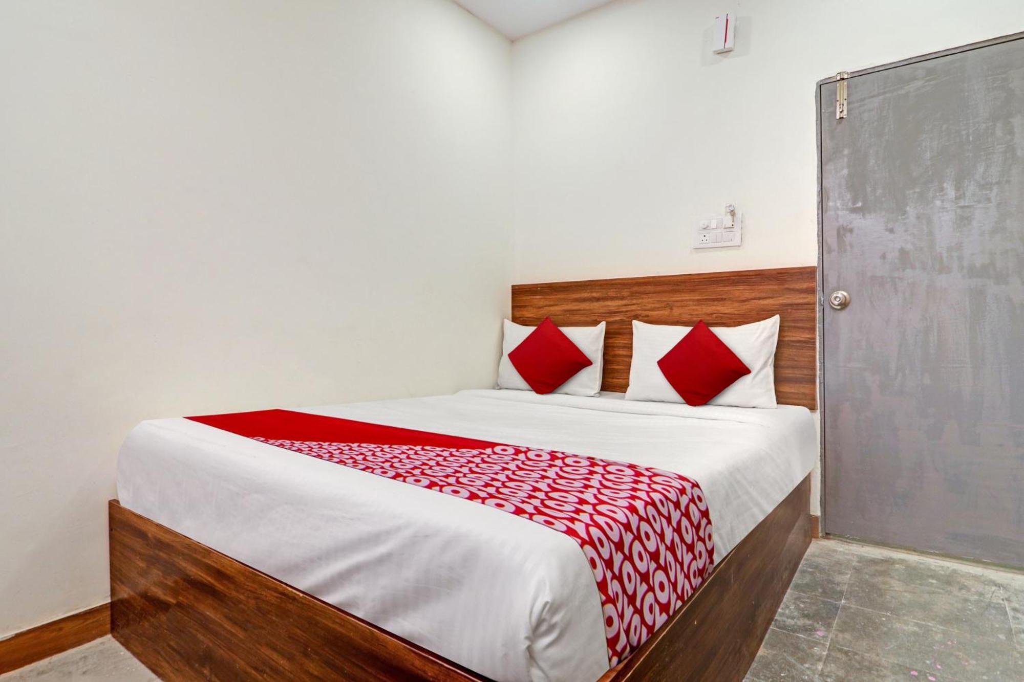 Hotel O Lavish Stay Sururnagar Bagian luar foto